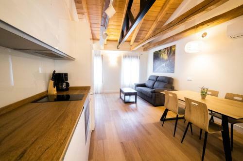 Apartamentos Mk77 Le�n- Cantareros