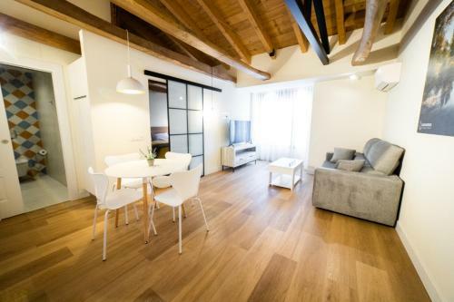 Apartamentos Mk77 Le�n- Cantareros