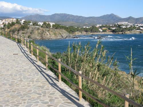 110 Apartment In Llan��