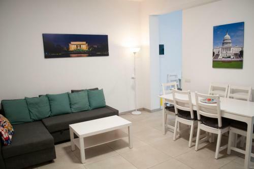 Apartamento Room In My White House