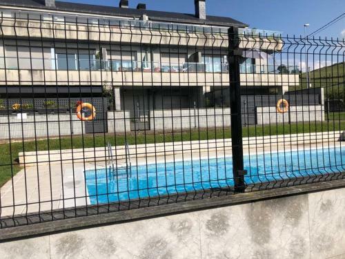 Nuevo Apartamento En Miengo Con Piscina Y Garaje
