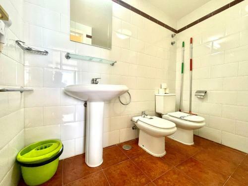 Apartamento De Un Dormitorio Con Wifi Y Piscina, Junto Al Mar