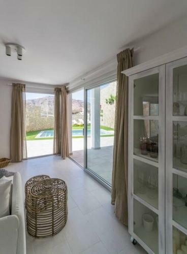 Fabulous New Villa With Private Pool / Ocean View
