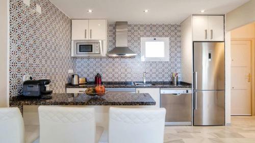 Alta Loma 2 By Rafleys - Modern 1br Apartment With Stunning Views