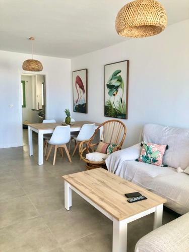 Apartamento En Moj�car En 1� L�nea De Playa