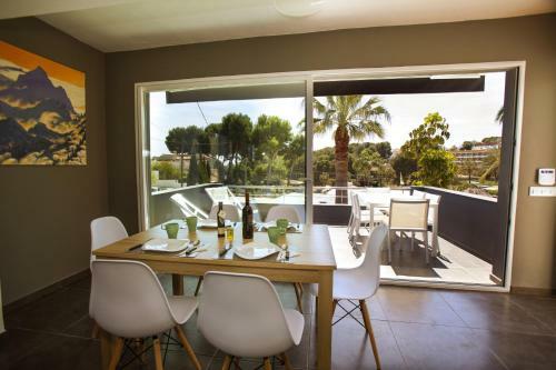 Villa Graham Holiday Rentals - L Andrago