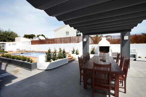 Villa Graham Holiday Rentals - L Andrago