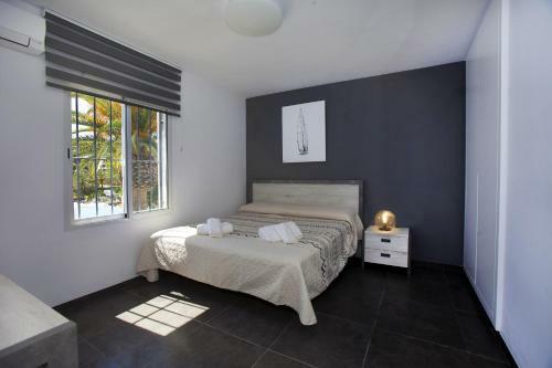 Villa Graham Holiday Rentals - L Andrago