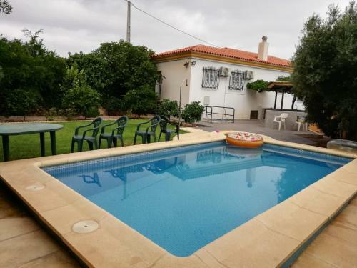 Amplio Y Estupendo Chalet