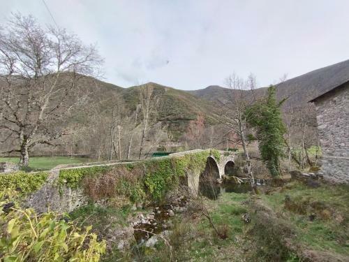 Camping La Zarapica - Palacios Del Sil