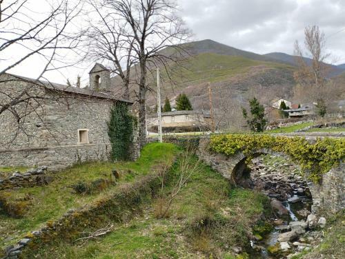 Camping La Zarapica - Palacios Del Sil