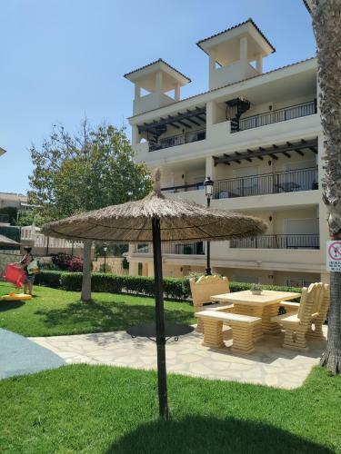 Lovely Apartment With Pool View