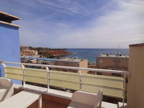 Beachside Townhouse With Seaviews