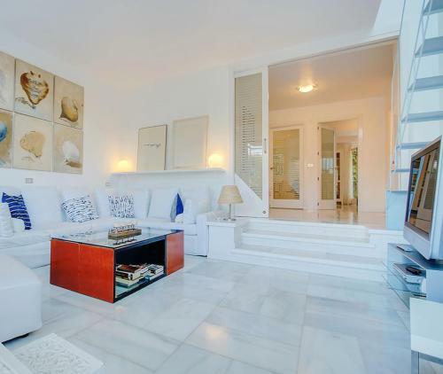 Villa Bonanova Style