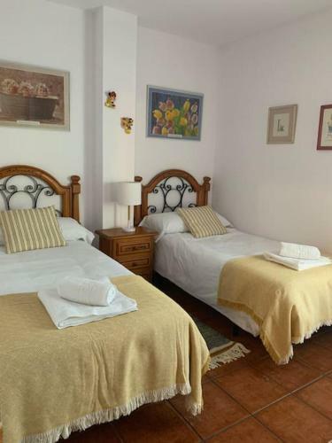 Casa Con Amplio Jard�n En Pech�n