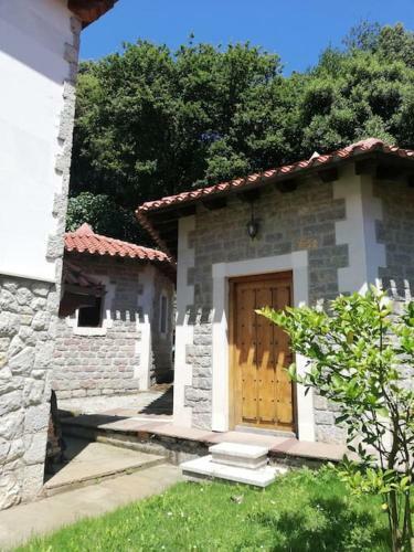 Casa Con Amplio Jard�n En Pech�n