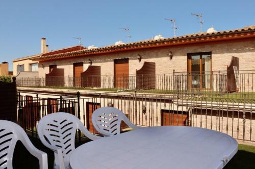 Casa C Pueblo Medieval De Pals