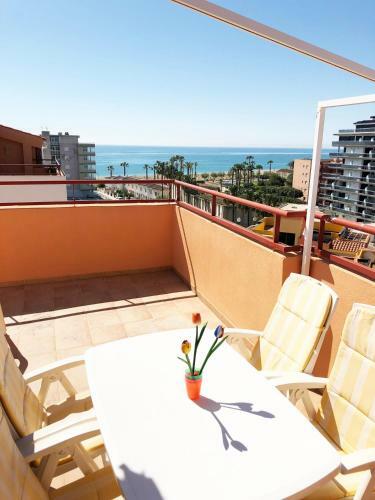 Apartamento Magn�fico �tico, Enorme Terraza, Playa Y P�rking.
