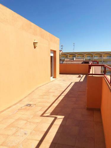 Apartamento Magn�fico �tico, Enorme Terraza, Playa Y P�rking.