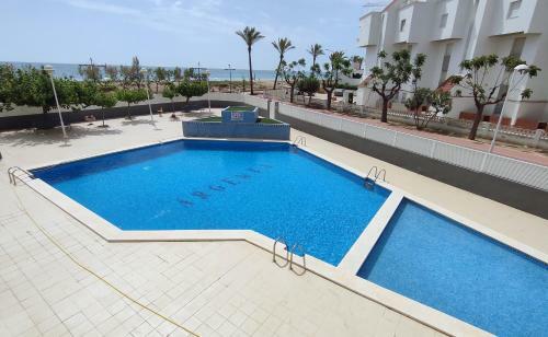 Apartamento En La Playa Con Piscina