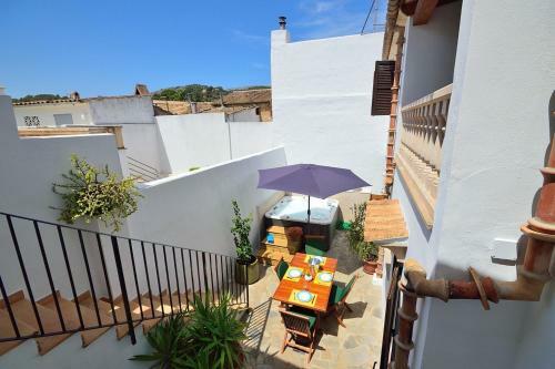 Townhouse With Jacuzzi In Pollensa