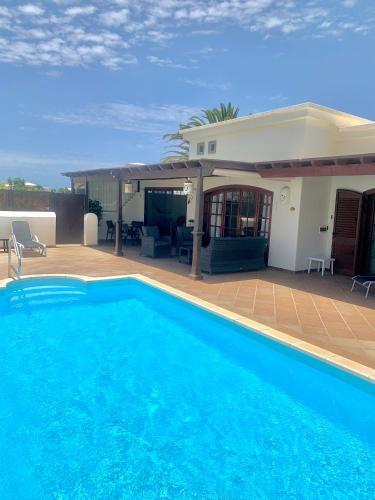 Beautiful 2 Bed, 2 Bath Detached Villa With Private Pool In A Very Relaxed Area.