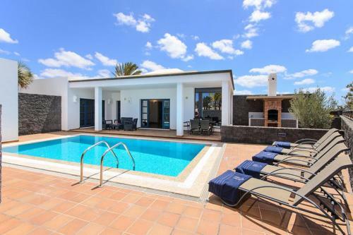 3-bed Villa B Luxe In Playa Blanca Private Pool