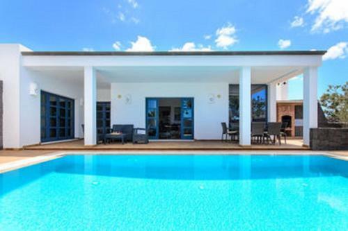 3-bed Villa B Luxe In Playa Blanca Private Pool