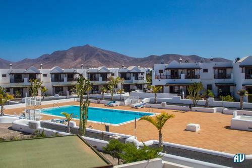 Inviting 2-bed Apartment In Playa Blanca