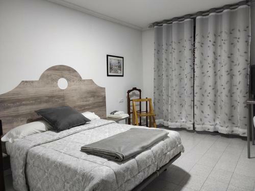 Hotel Hostal Tanis Ria�o