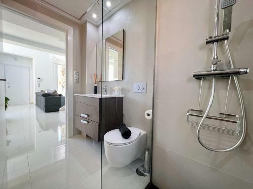 Modern Villa With Private Pool And Jacuzzi Cq1