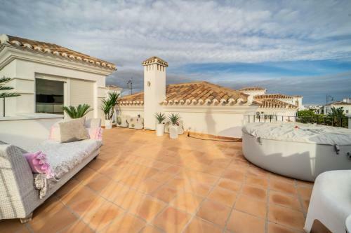 Fabulous Villa With Private Pool And Jacuzzi - Po5lt