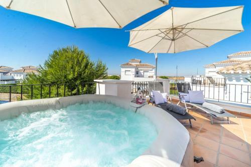 Fabulous Villa With Private Pool And Jacuzzi - Po5lt