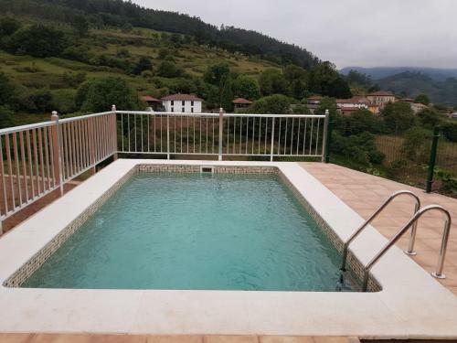 Casa Familiar Con Piscina Y Jacuzzi