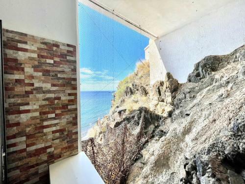Luxury Apartment Overlooking Atlantic Ocean, Wifi