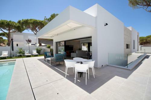 Lola Sea Villa