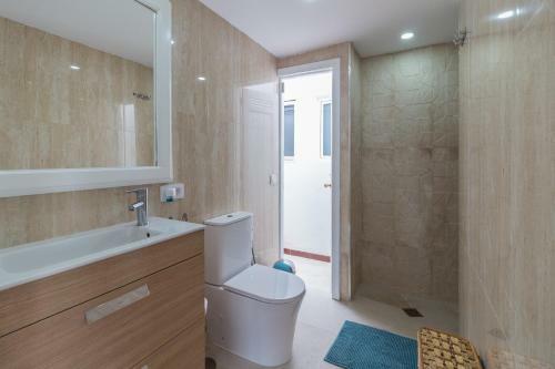 Flatguest - Manoly Da Costa