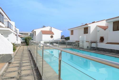Apartamento Bonito Bungalow Con Piscina Junto A La Playa