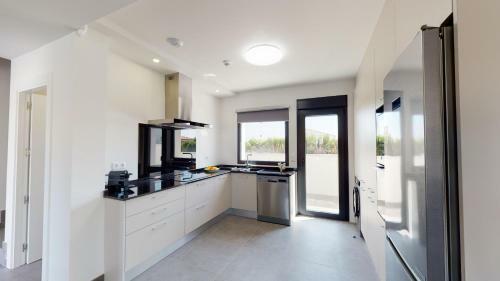Luxury Modern & Sunny Villa