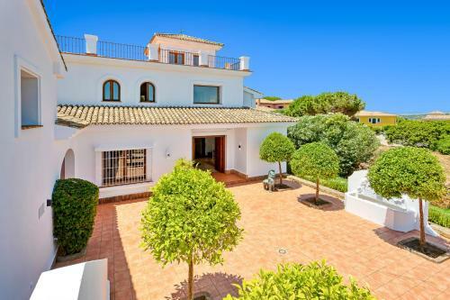 Yolo Spaces - Sotogrande - White House Villa