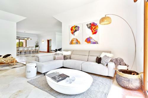 Yolo Spaces - Sotogrande - White House Villa