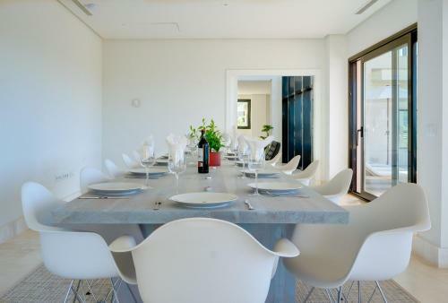 Spectacular Luxury Villa In Complete Silence