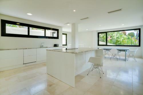 Spectacular Luxury Villa In Complete Silence
