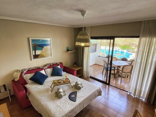 Walk To Golf Heated Pool Apartment