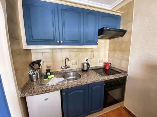 Walk To Golf Heated Pool Apartment