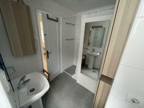 Coqueto Apartamento Con Terraza Y Piscina