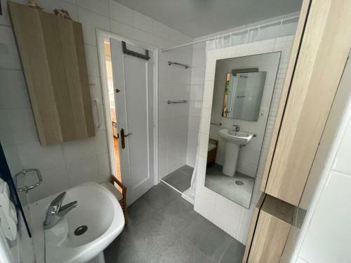 Coqueto Apartamento Con Terraza Y Piscina