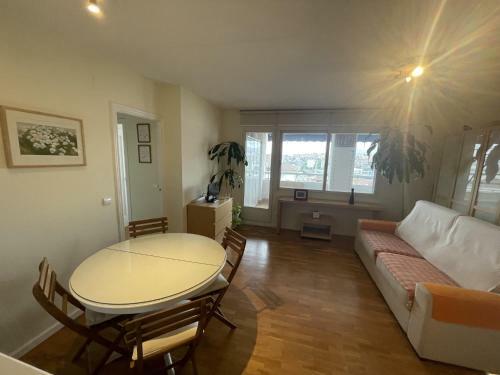 Coqueto Apartamento Con Terraza Y Piscina