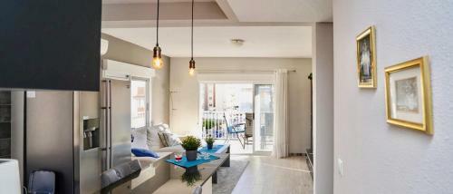 Three Bedroom Top Apartment By The Beach