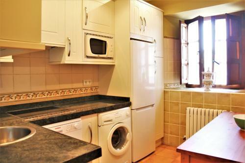 Apartamentos Palacion De Santillana